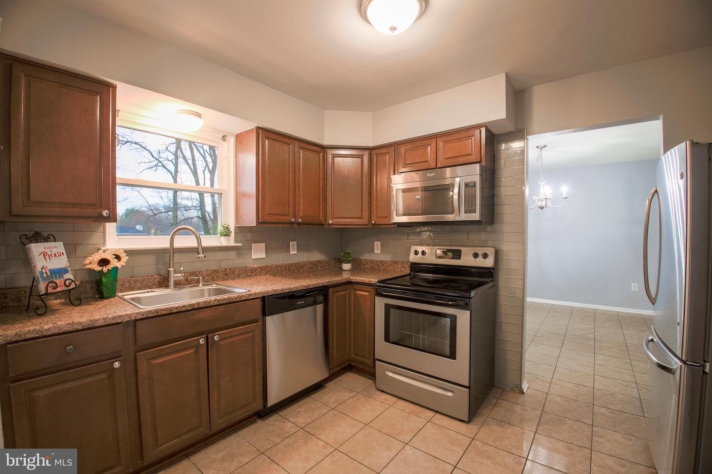 908 Peconic Place photo 34