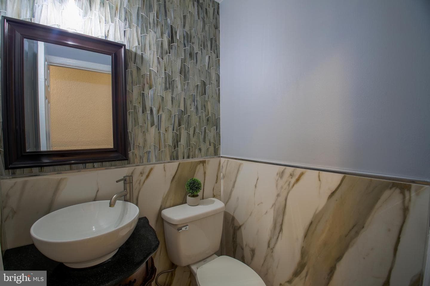 908 Peconic Place photo 40