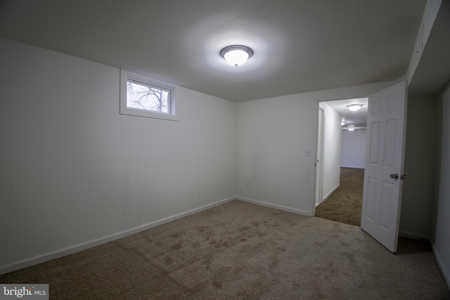 908 Peconic Place photo 6