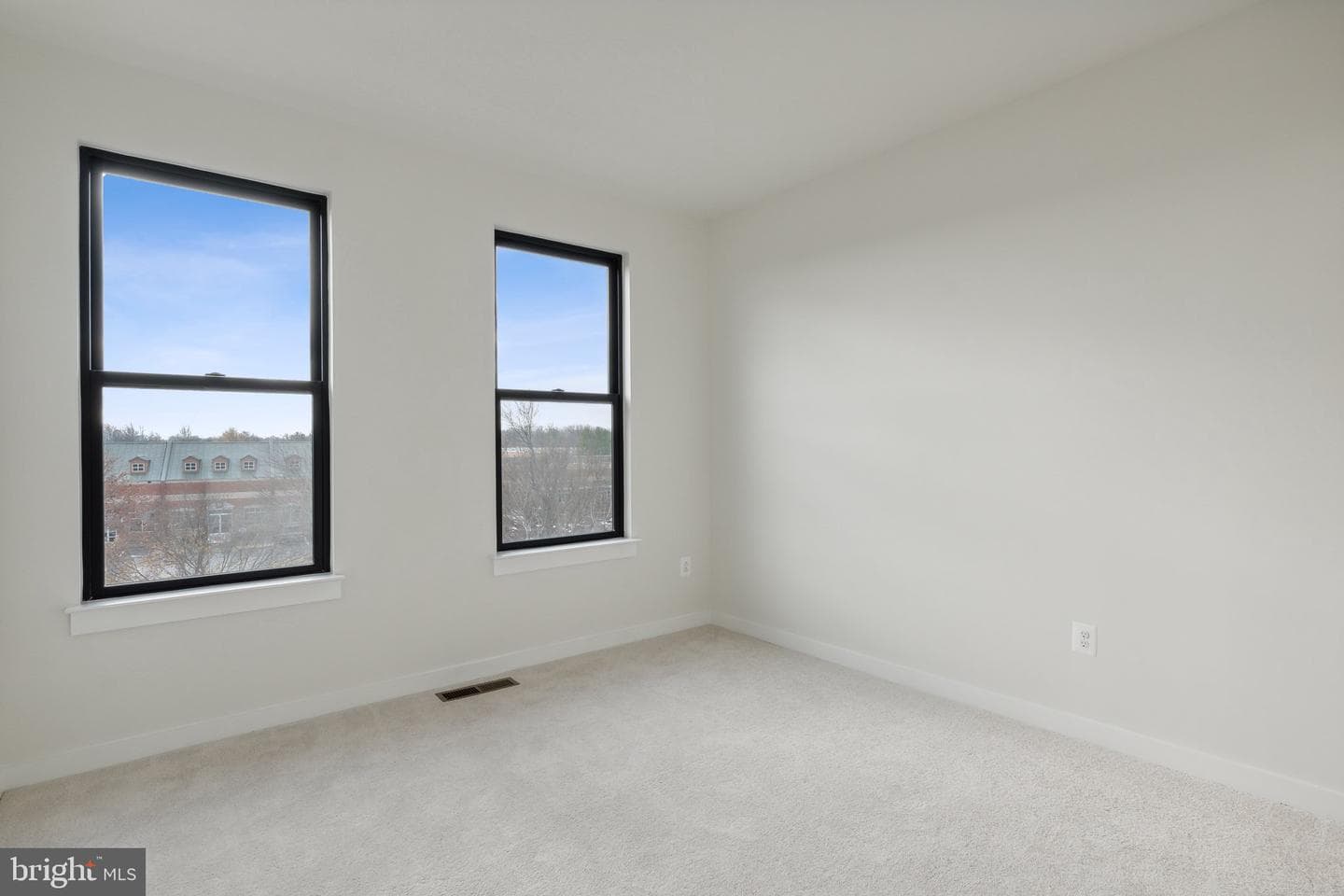 17214 Melford Blvd photo 17