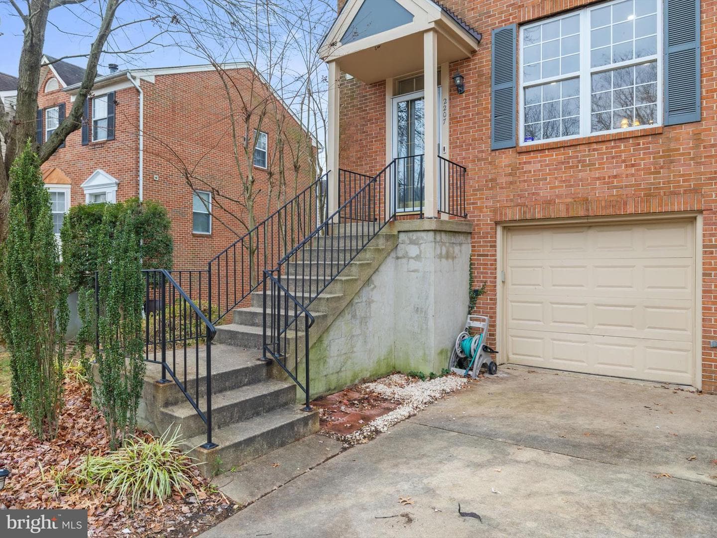 2207 Forest Glade Lane photo 2