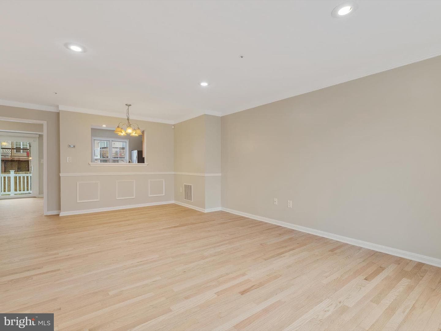 2207 Forest Glade Lane photo 4