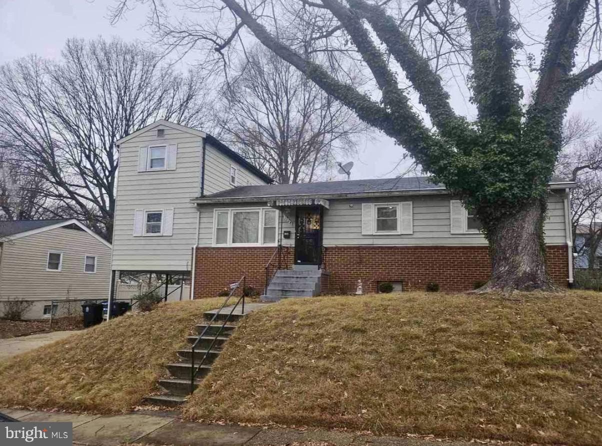 1204 Stratwood Avenue photo 1