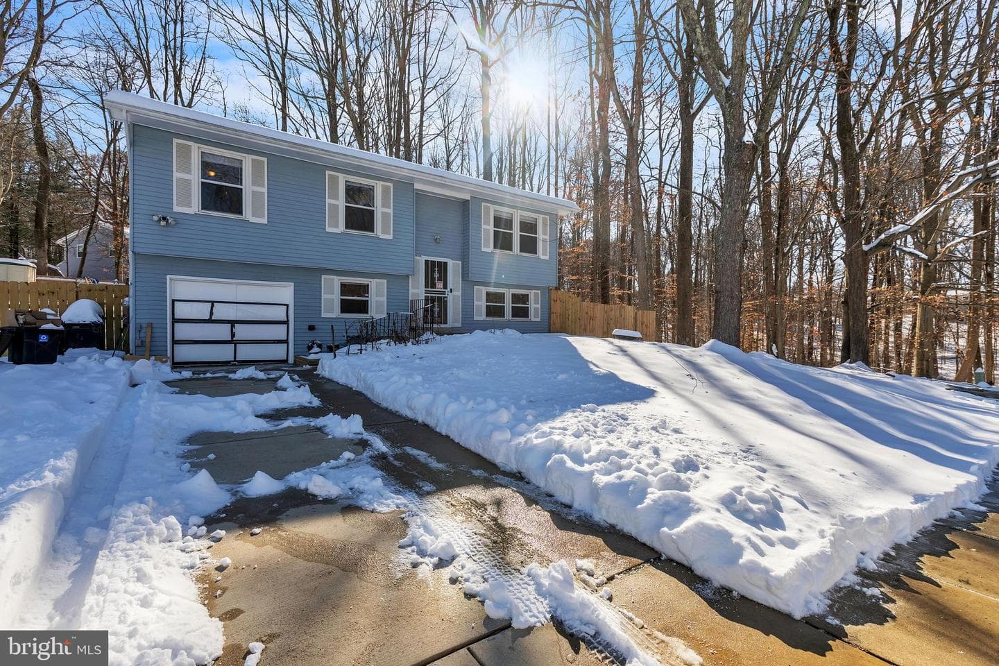 10308 Queen Elizabeth Drive photo 2