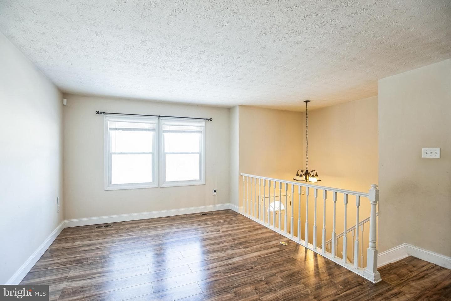 10308 Queen Elizabeth Drive photo 3