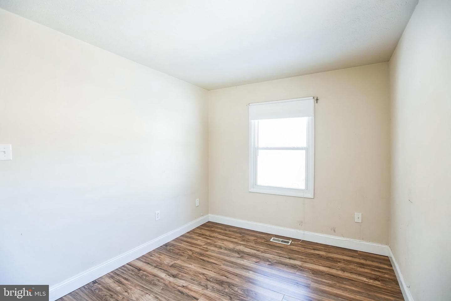 10308 Queen Elizabeth Drive photo 9