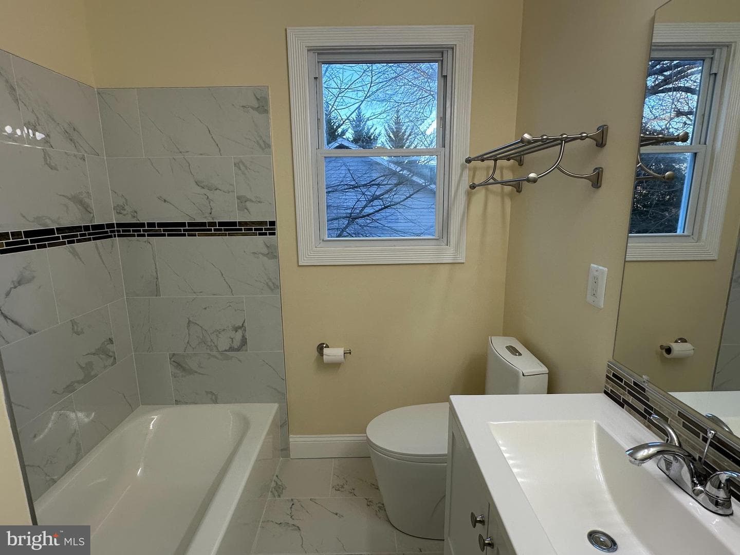 8305 Cowan Avenue photo 13