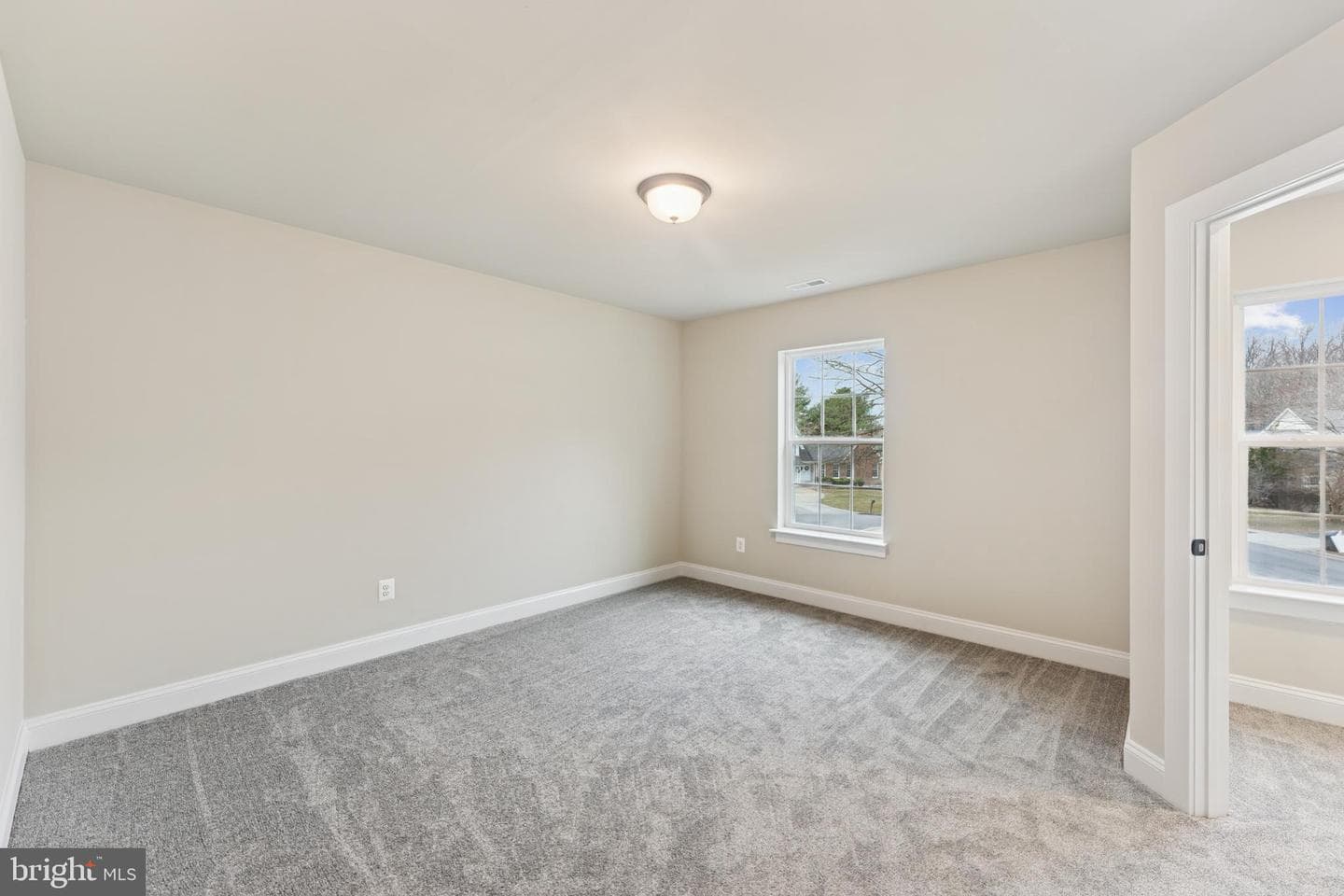 16009 Pennsbury Drive photo 29