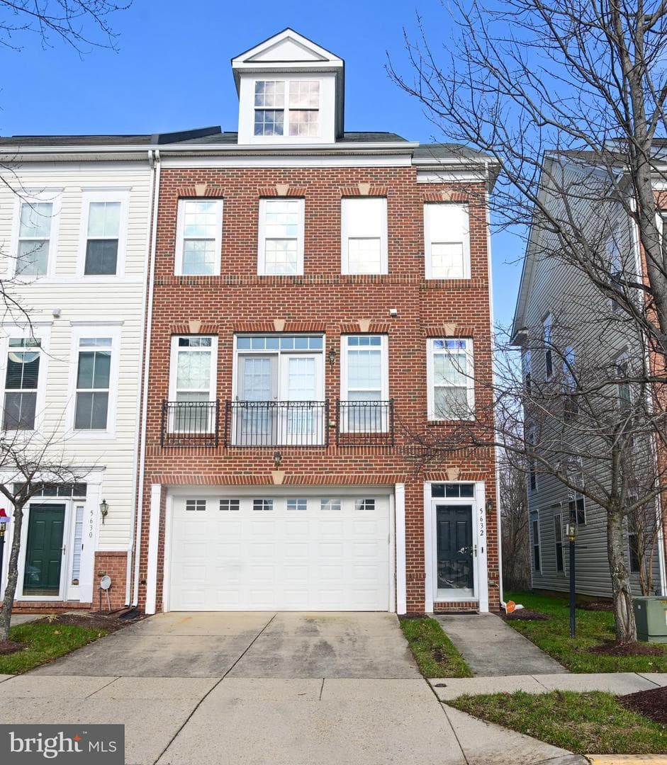 5632 Hartfield Avenue photo 1