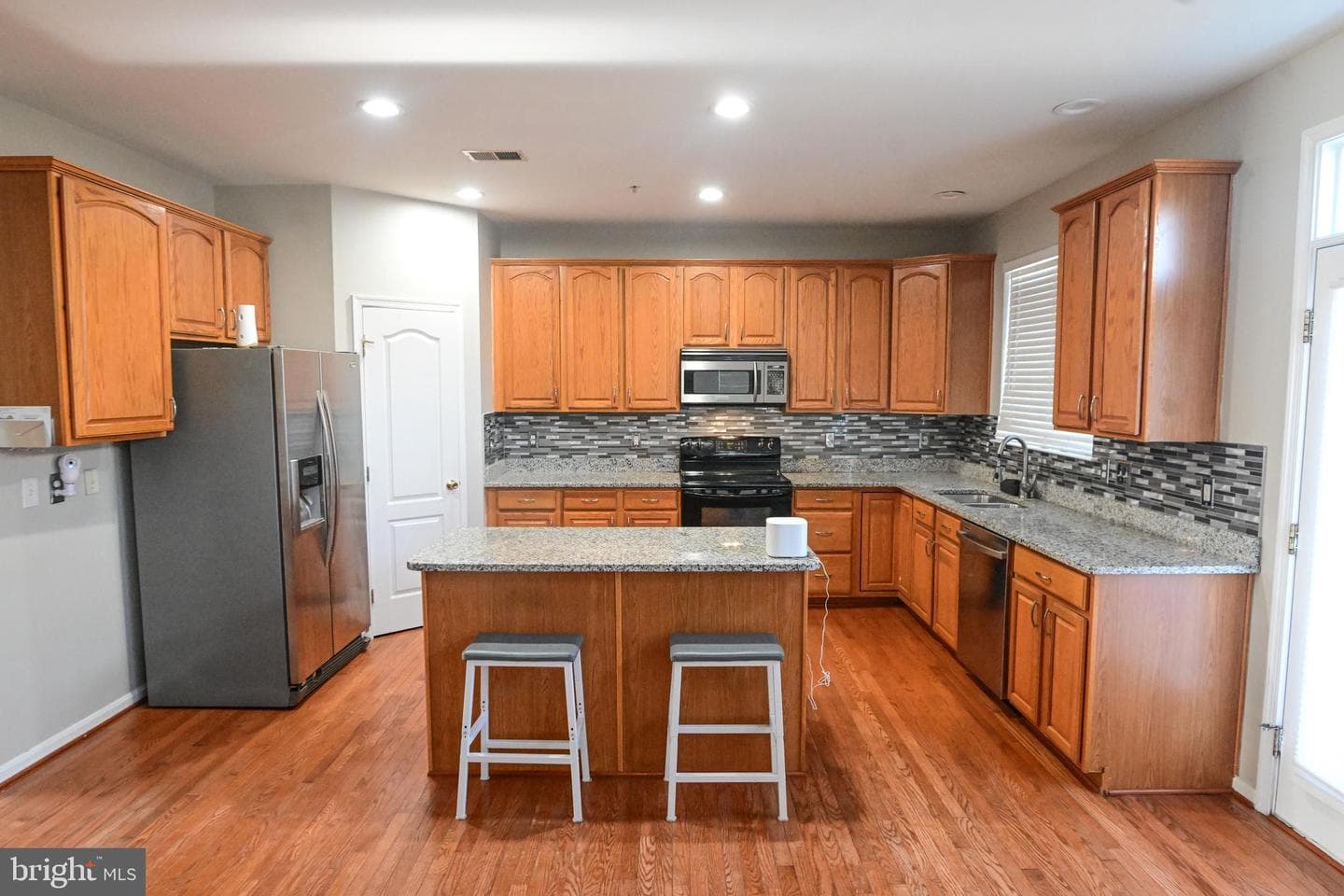 5632 Hartfield Avenue photo 4