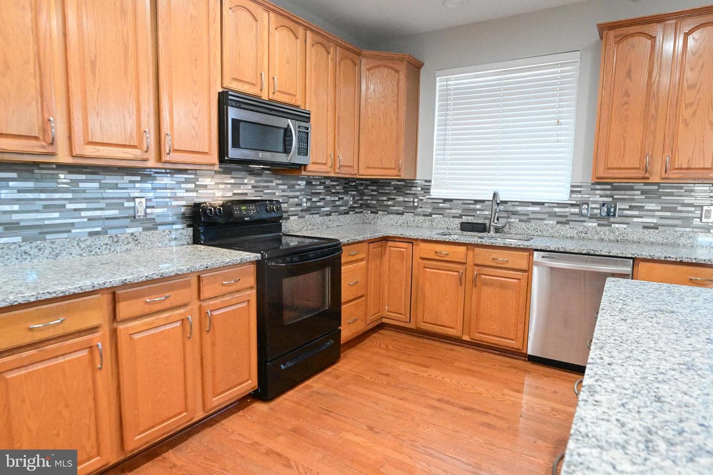 5632 Hartfield Avenue photo 6