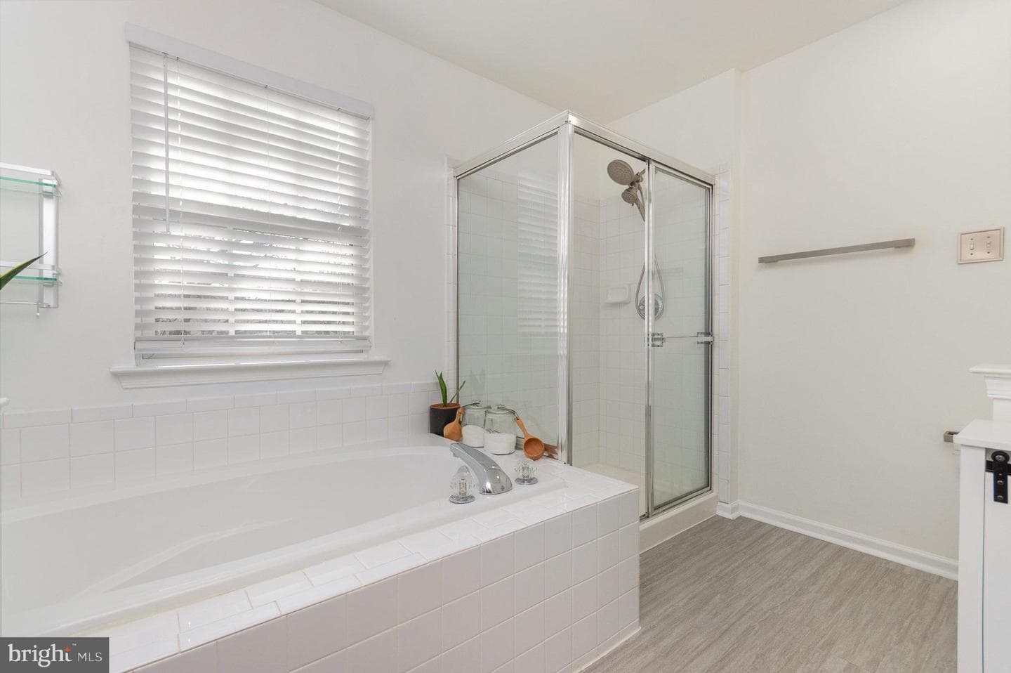 10123 Tulip Tree Drive photo 17