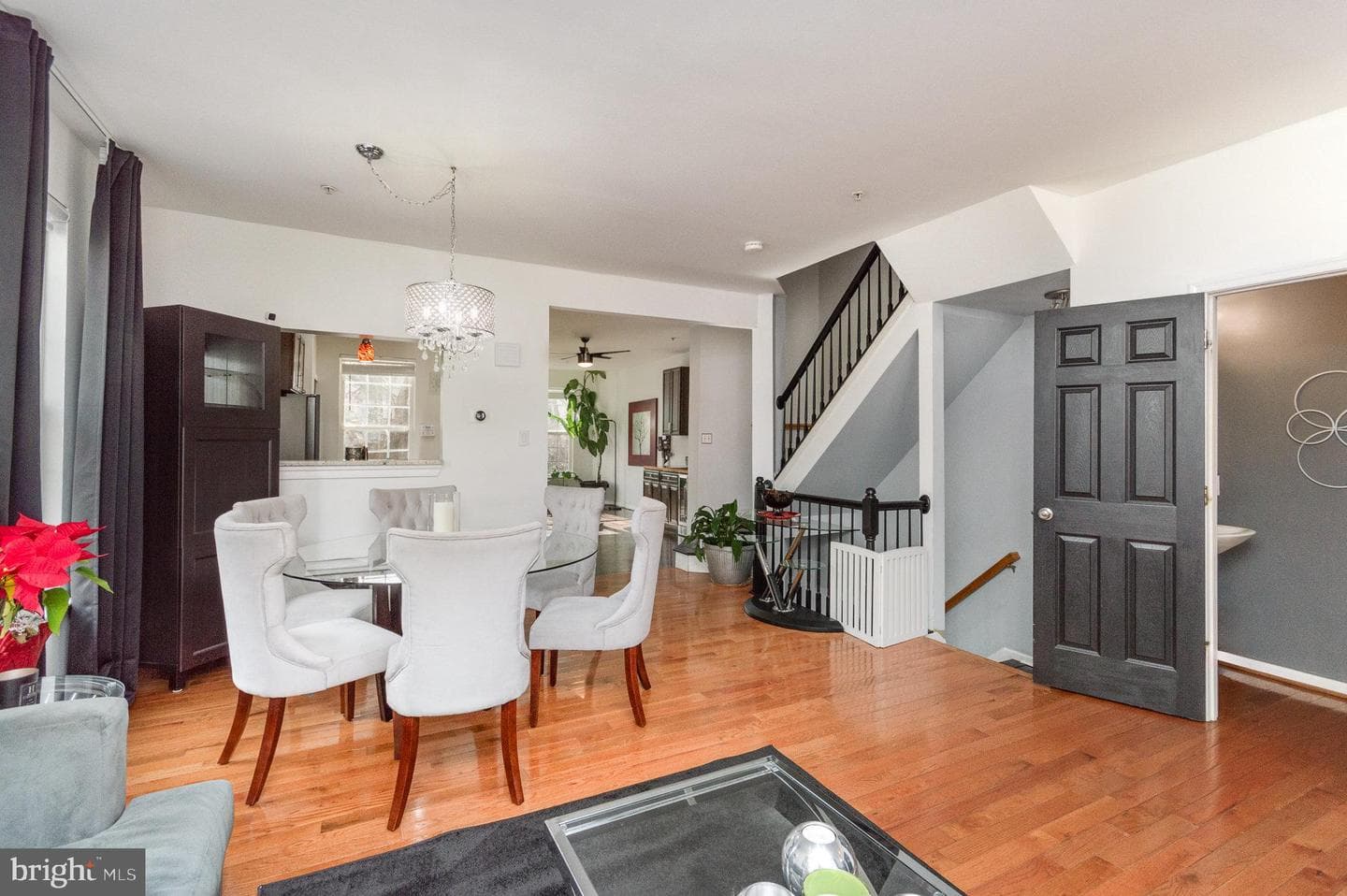 10123 Tulip Tree Drive photo 5