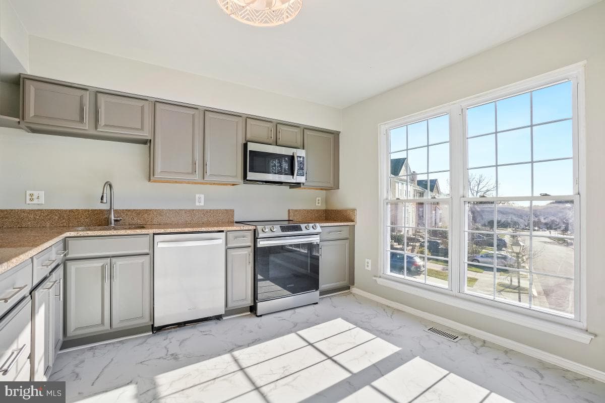 7327 Sunrise Court photo 4