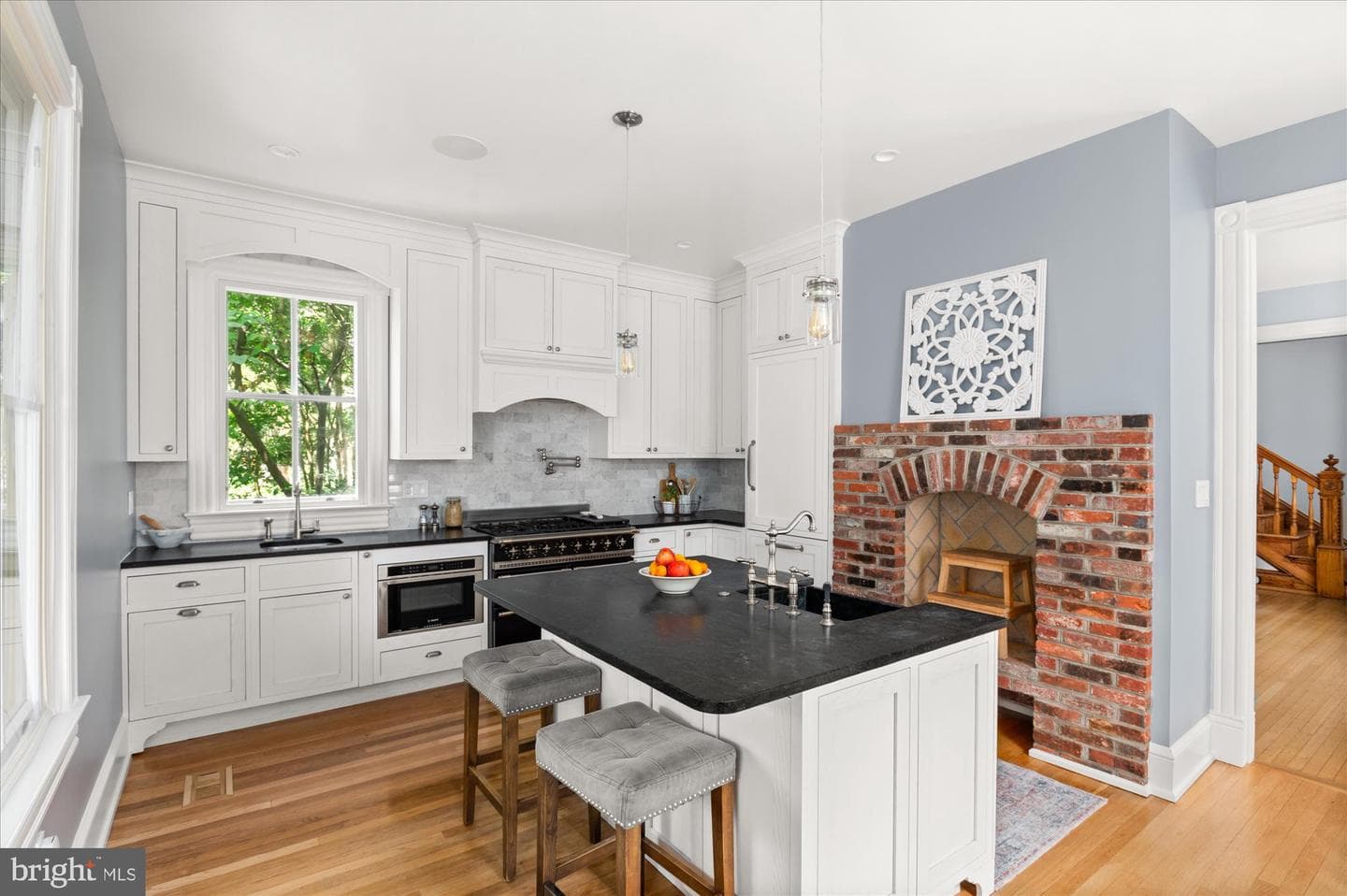 4711 Oliver Street photo 23