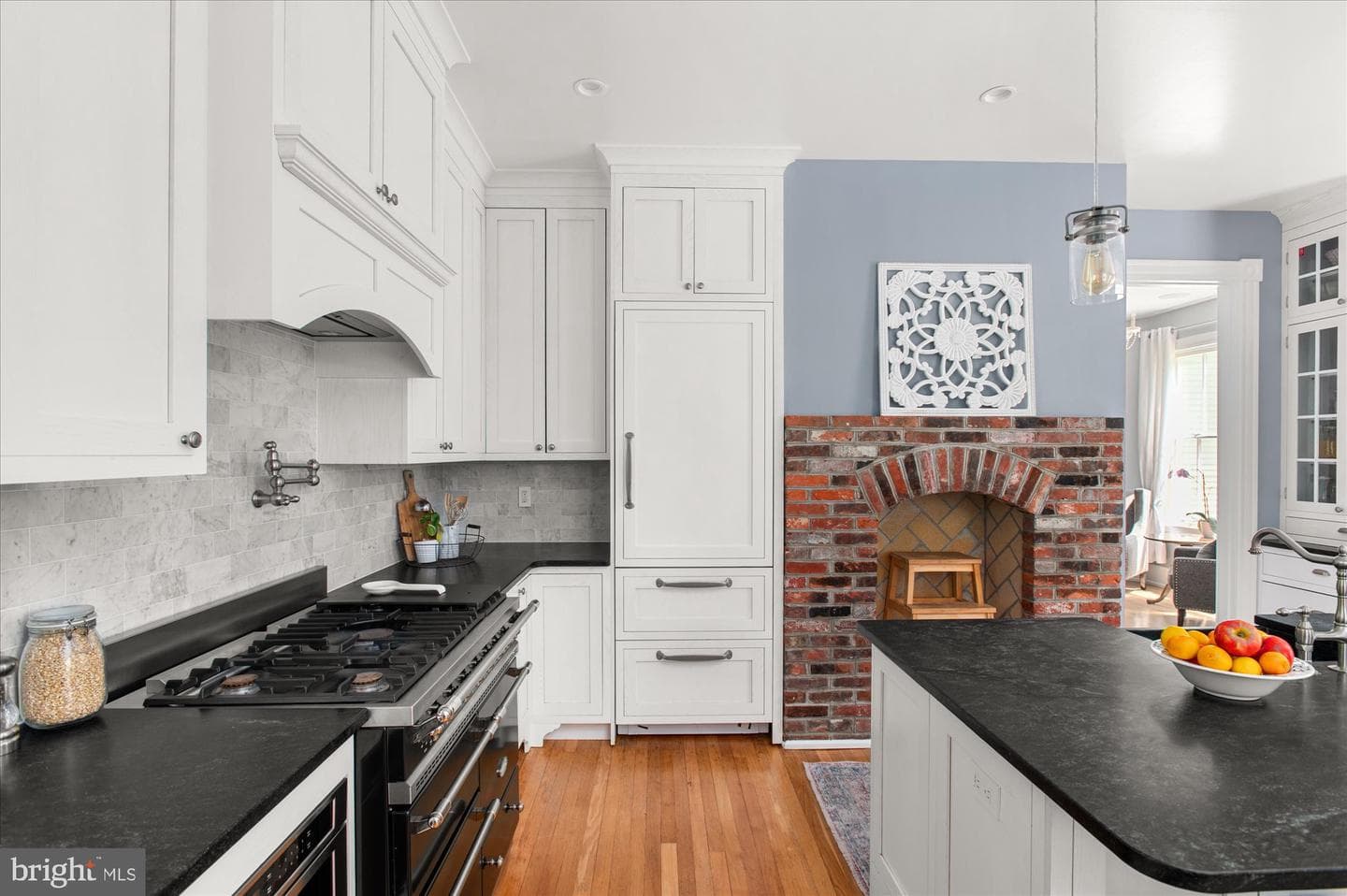 4711 Oliver Street photo 24