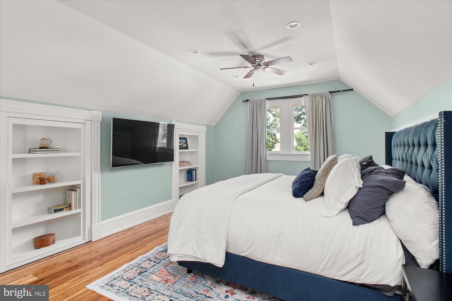 4711 Oliver Street photo 32