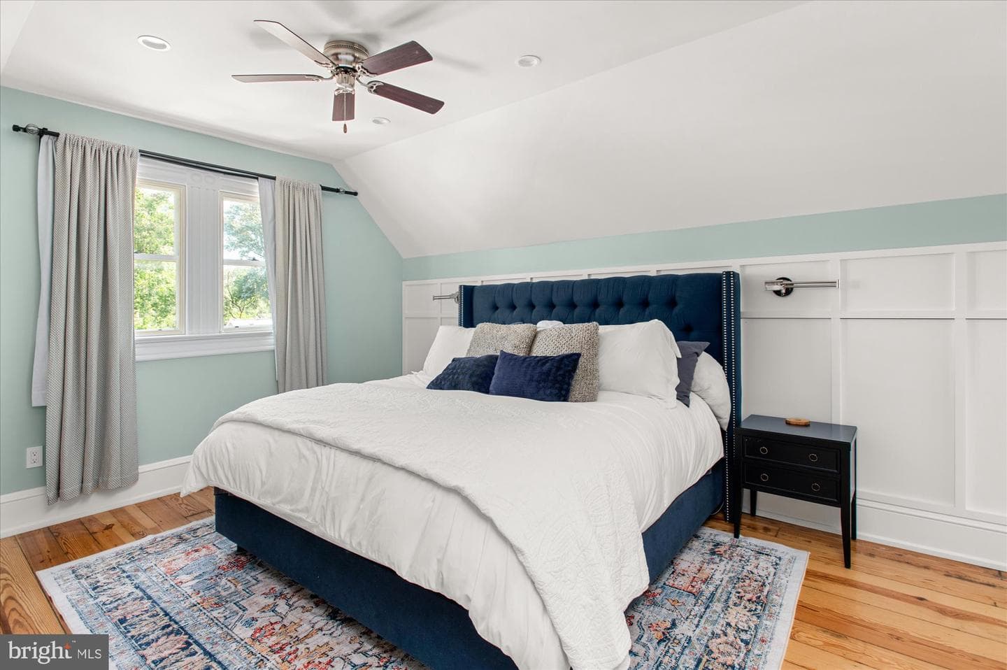 4711 Oliver Street photo 33