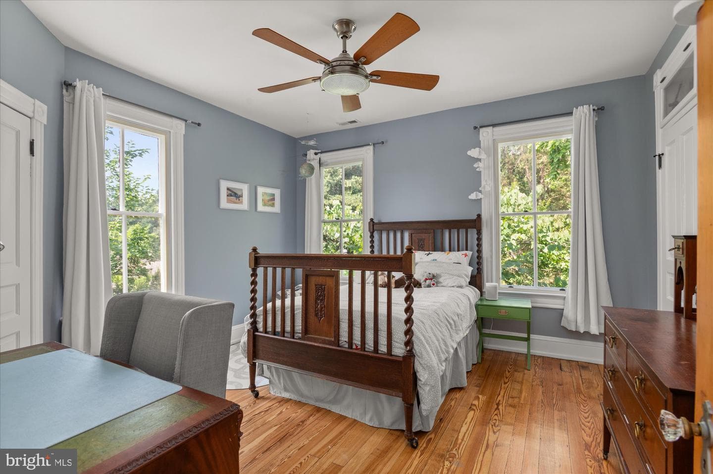 4711 Oliver Street photo 49