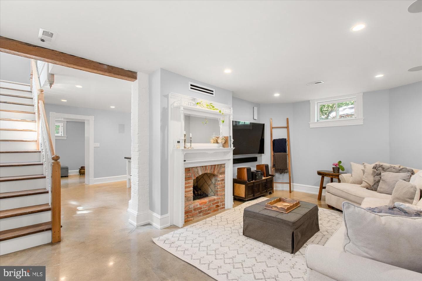 4711 Oliver Street photo 51