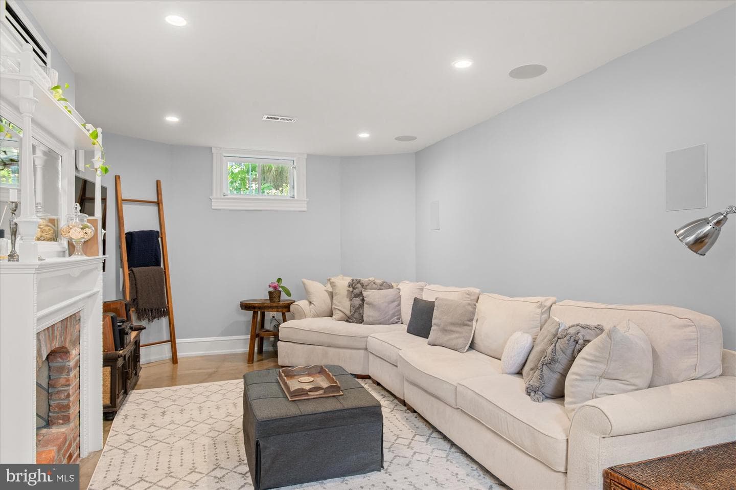 4711 Oliver Street photo 52