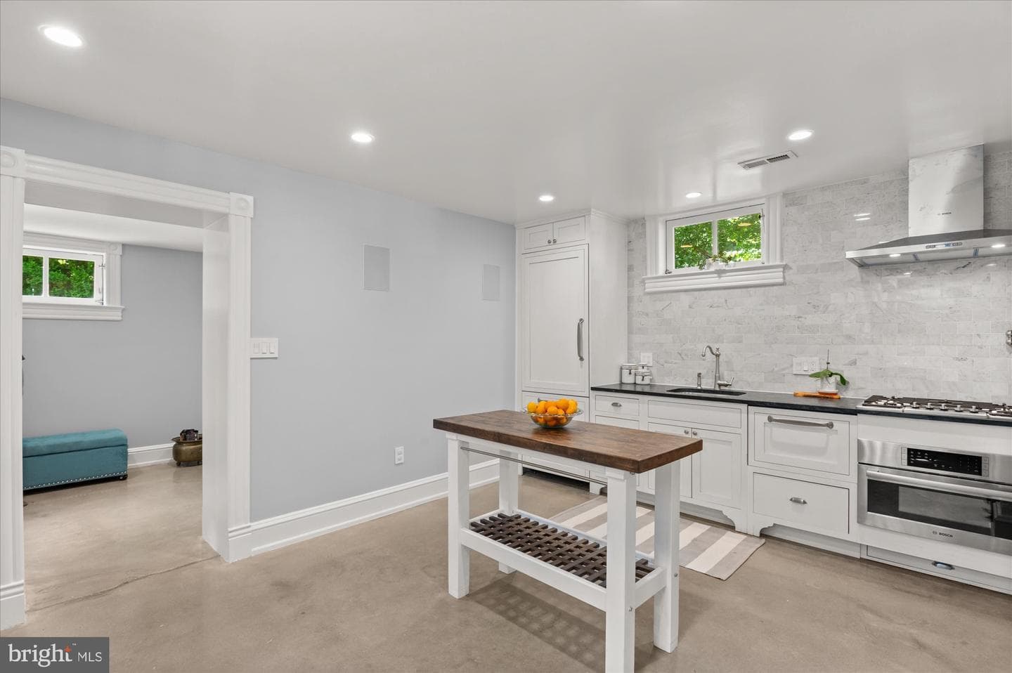 4711 Oliver Street photo 53