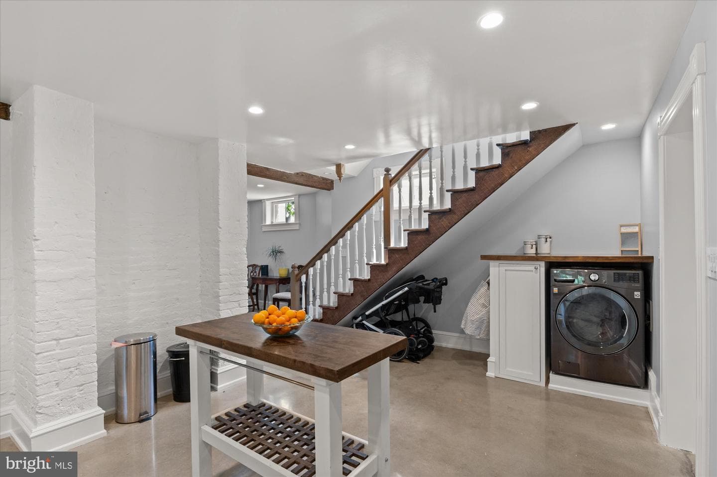 4711 Oliver Street photo 56