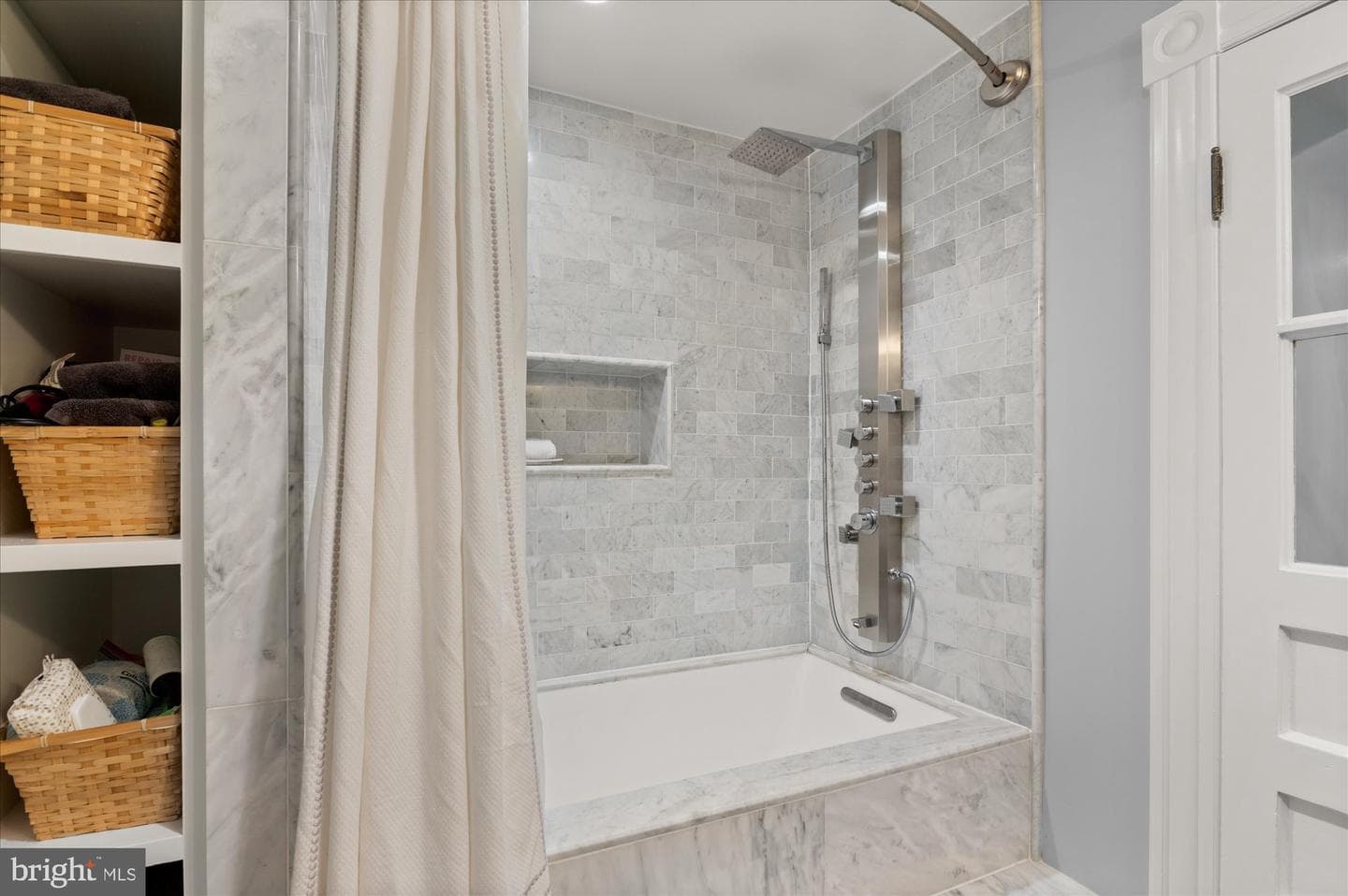 4711 Oliver Street photo 61