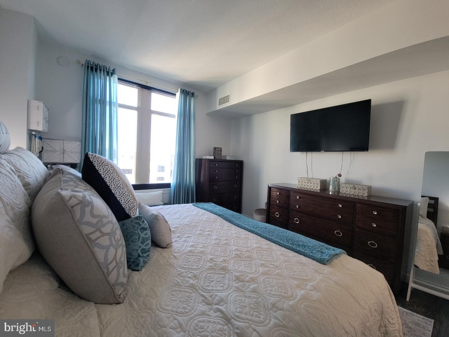 155 Potomac Passage #630 photo 14