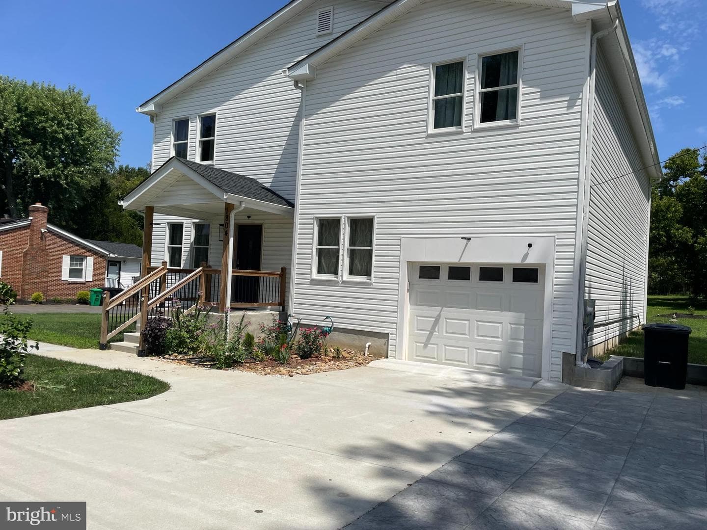 1804 Thomas Road photo 4