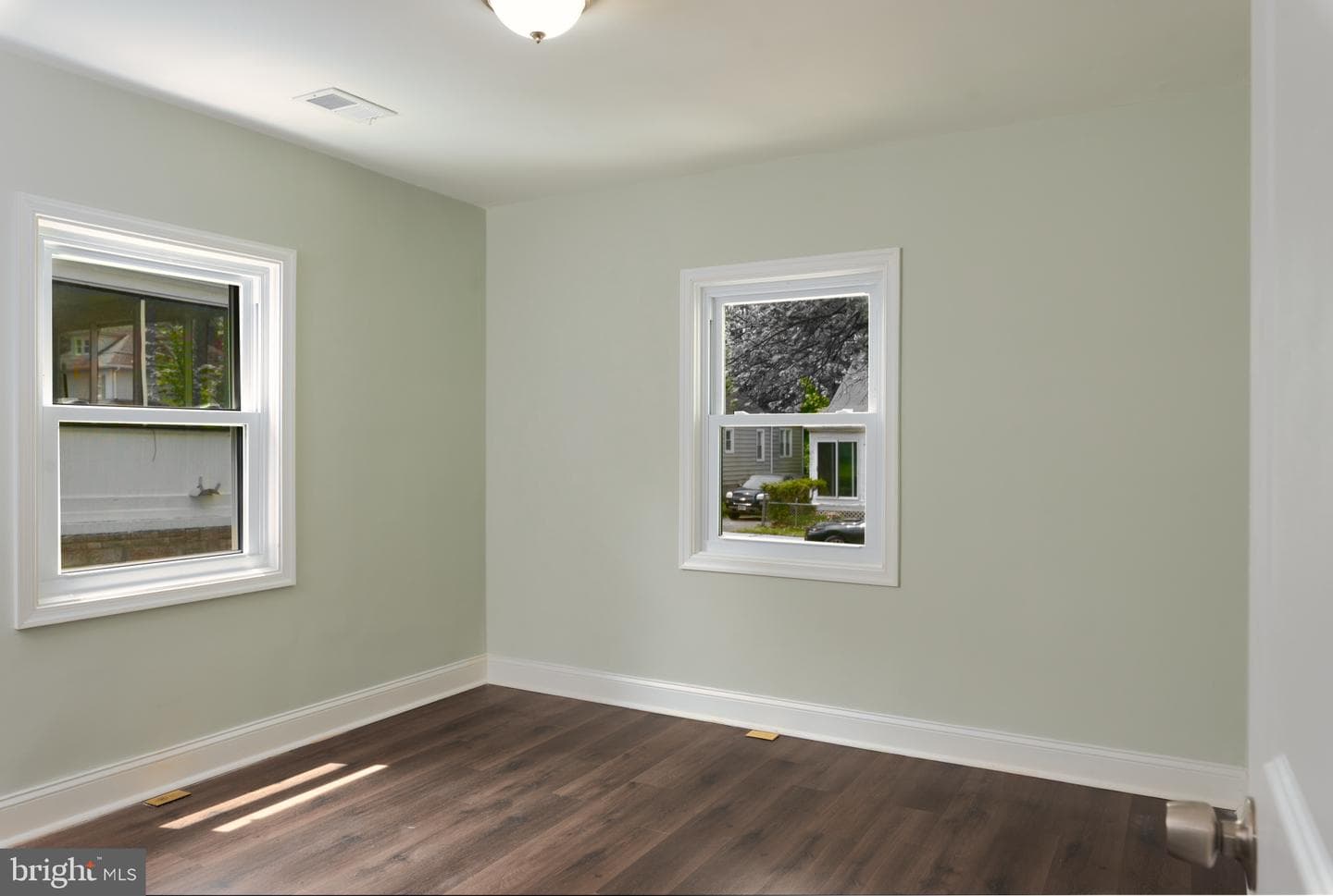 509 Cedarleaf Avenue photo 8