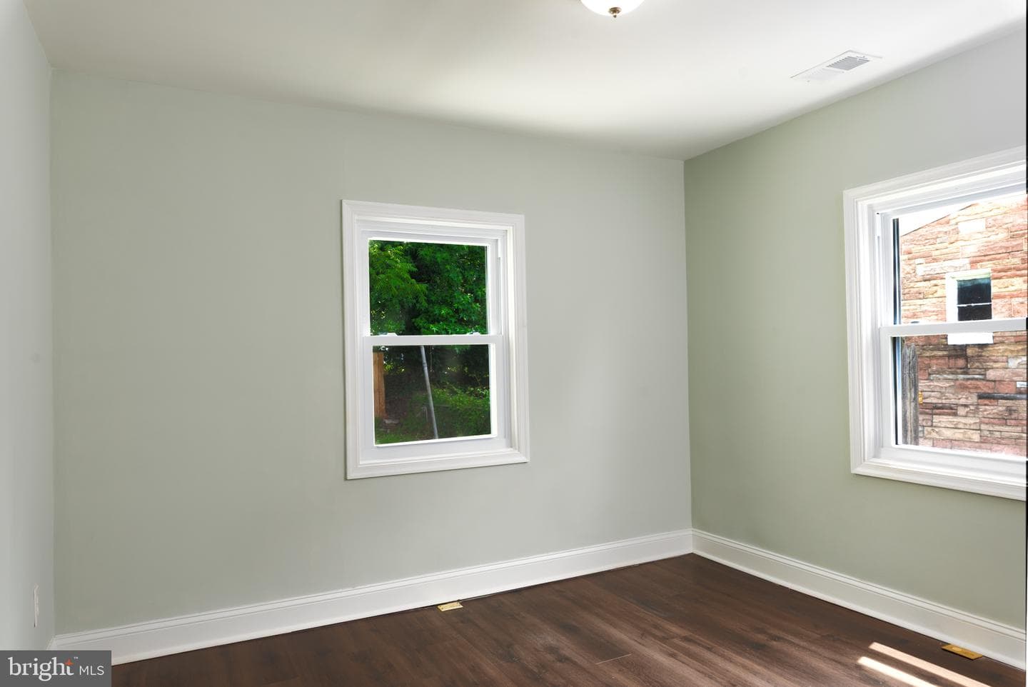 509 Cedarleaf Avenue photo 9