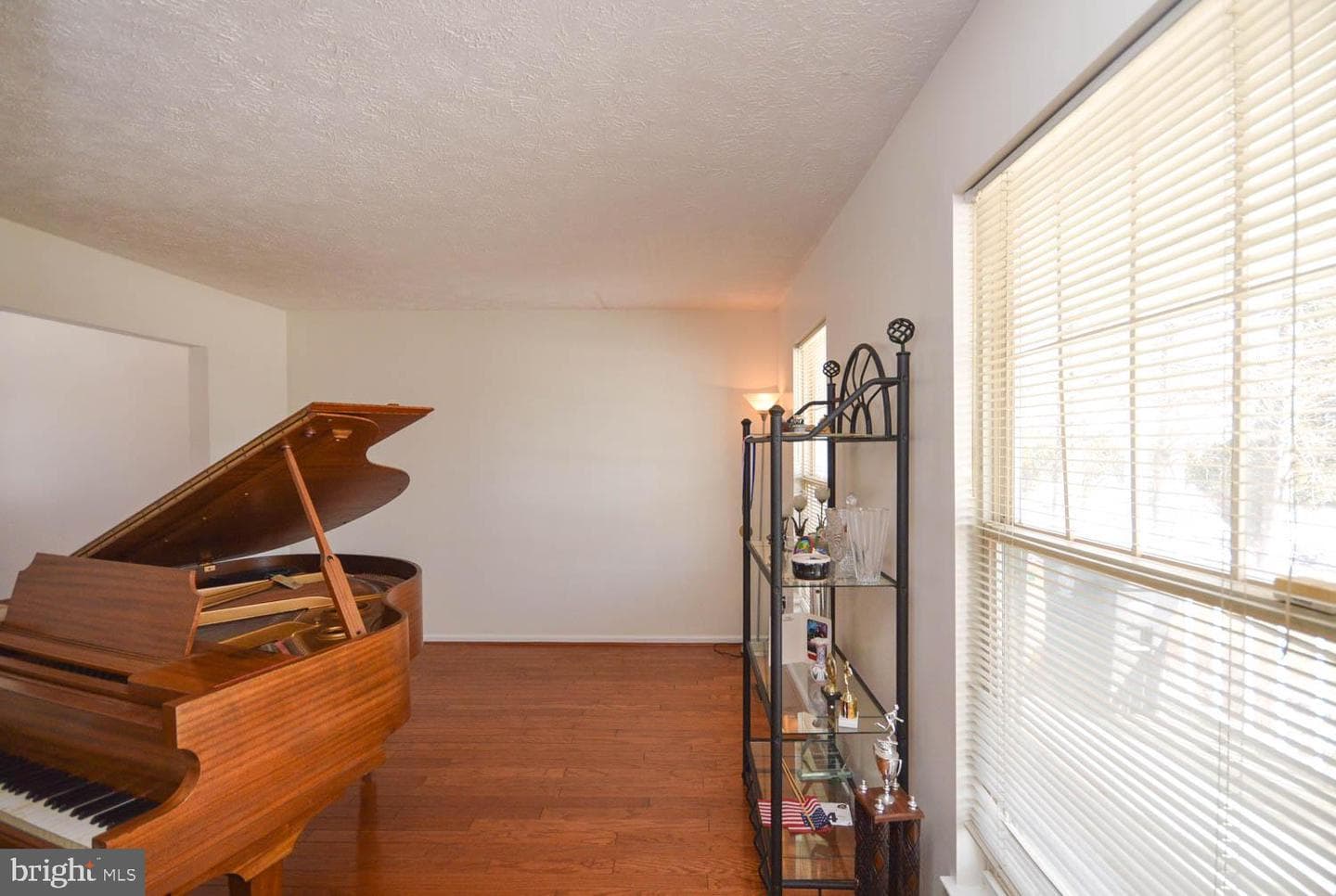 407 Etna Drive photo 4