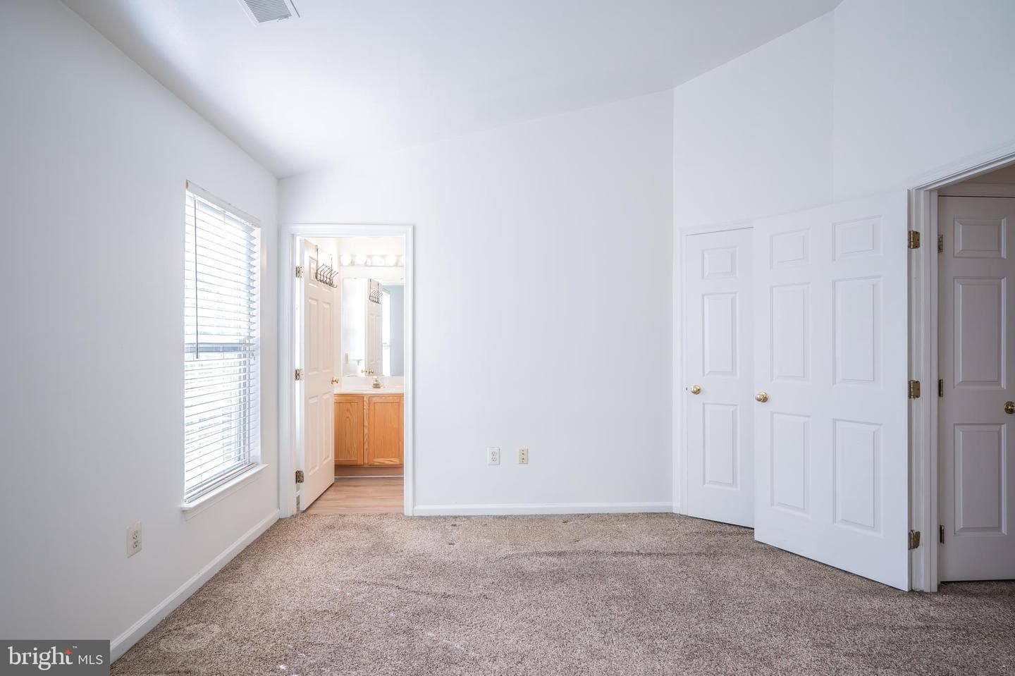 7432 Serenade Circle photo 10