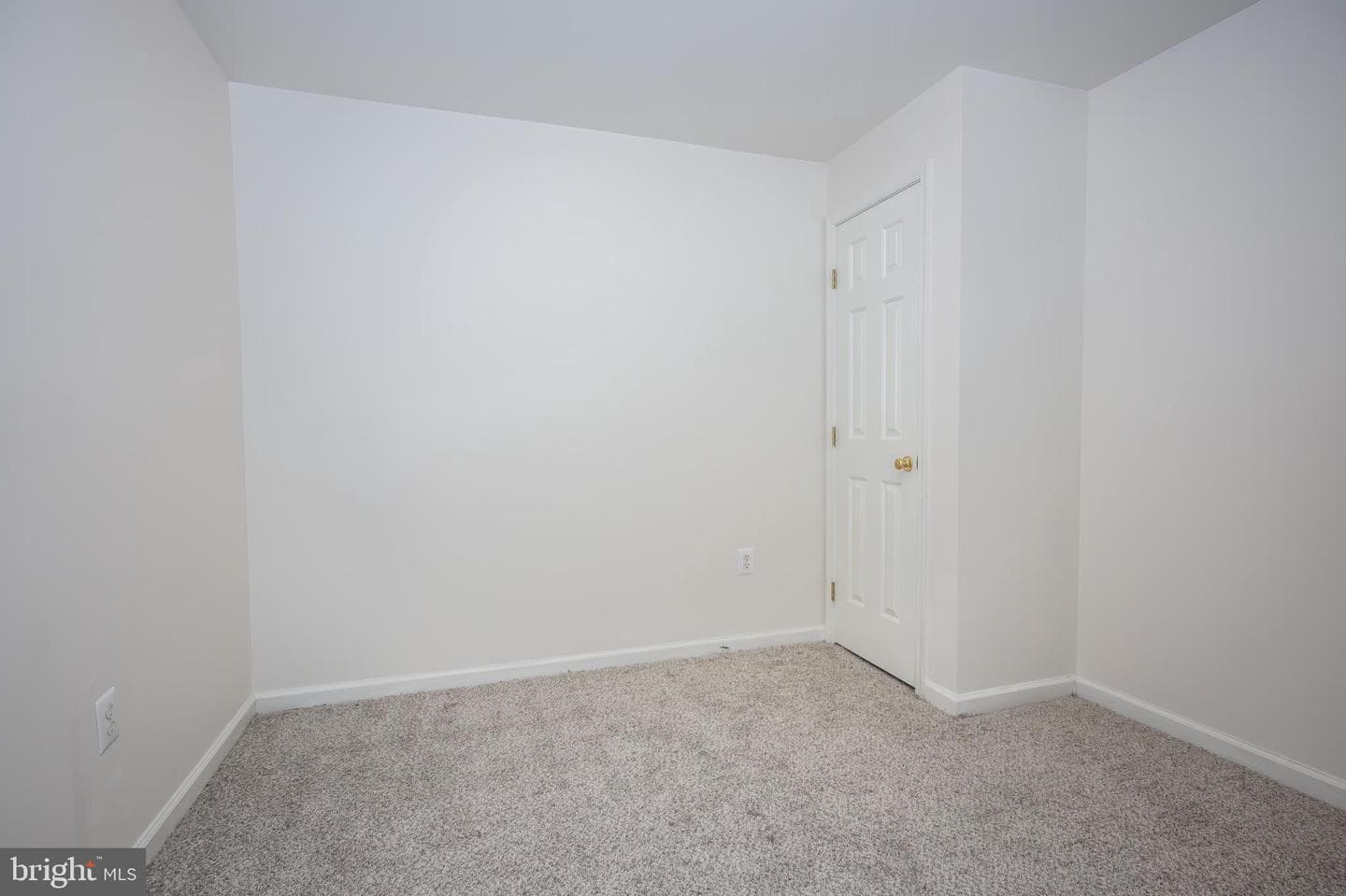 7432 Serenade Circle photo 14