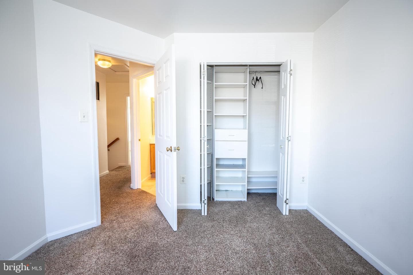 7432 Serenade Circle photo 17