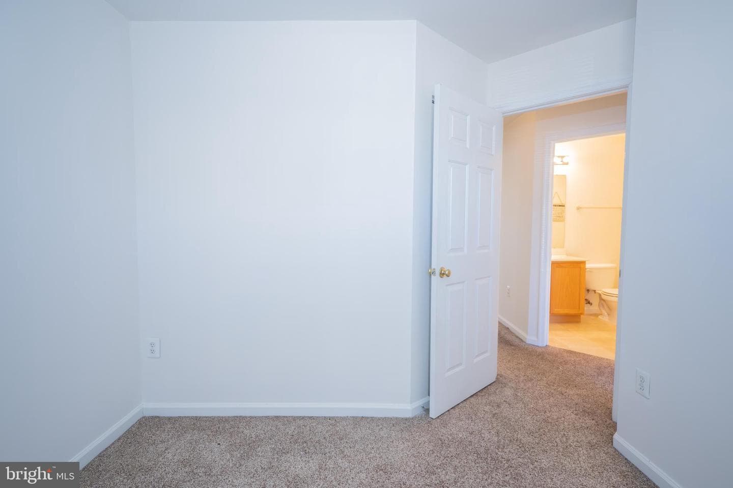 7432 Serenade Circle photo 18