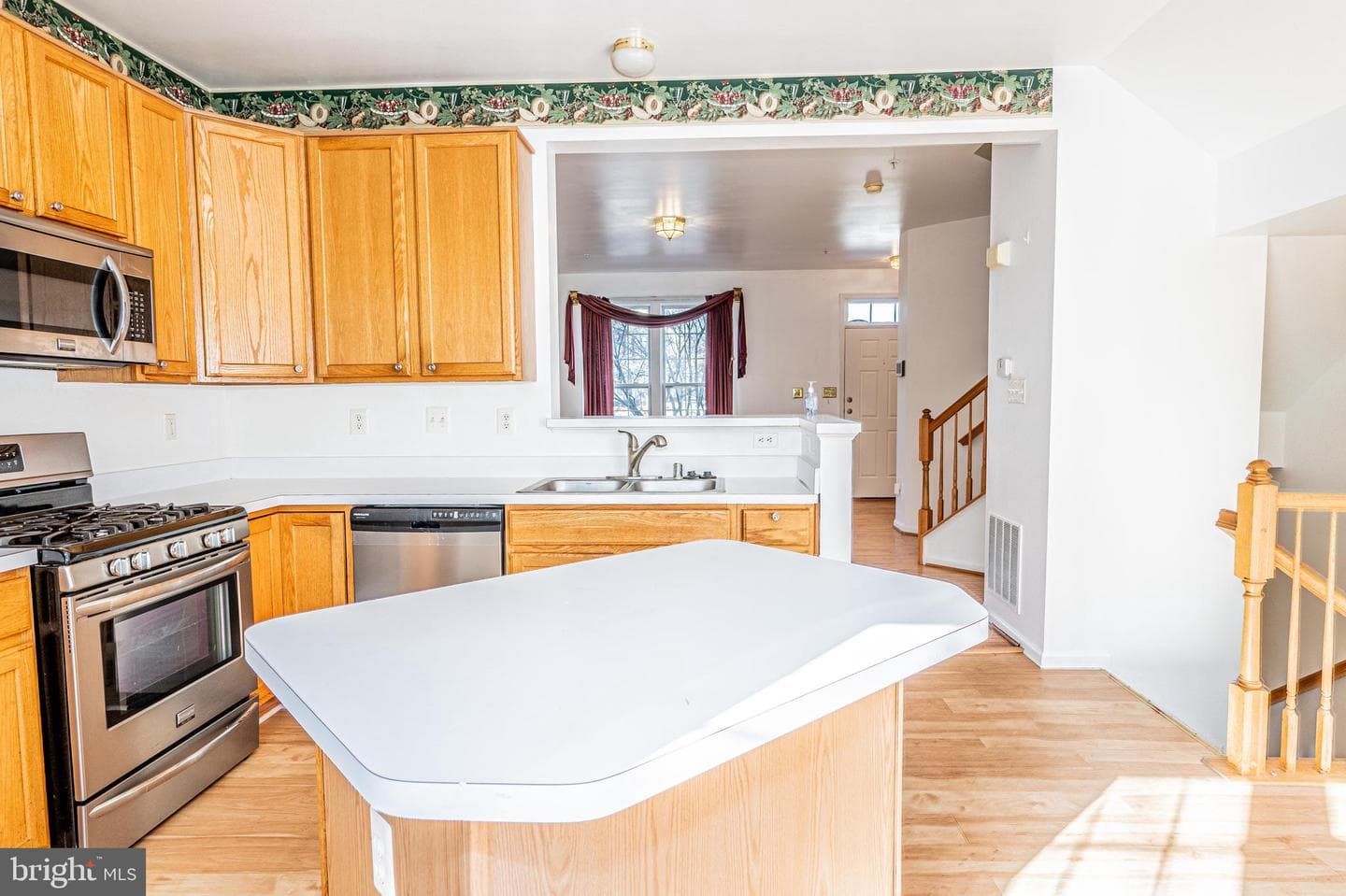 7432 Serenade Circle photo 8