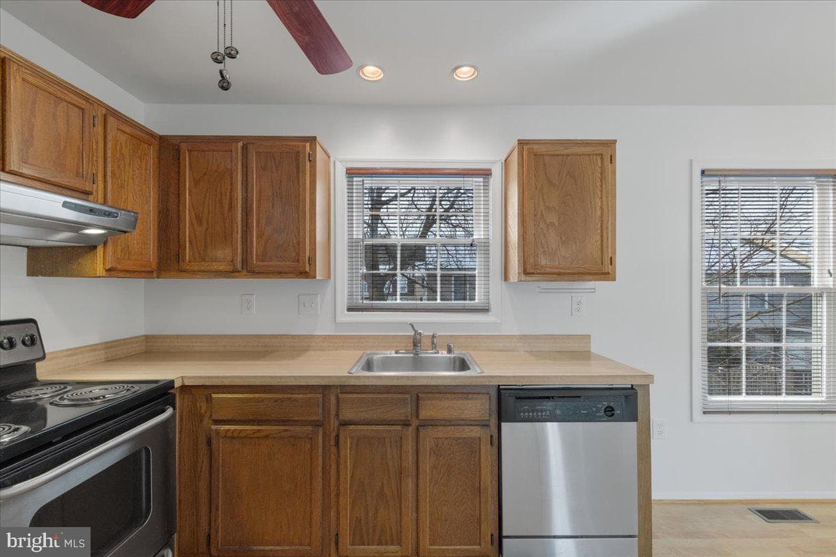 5733 S Hil Mar Circle photo 8