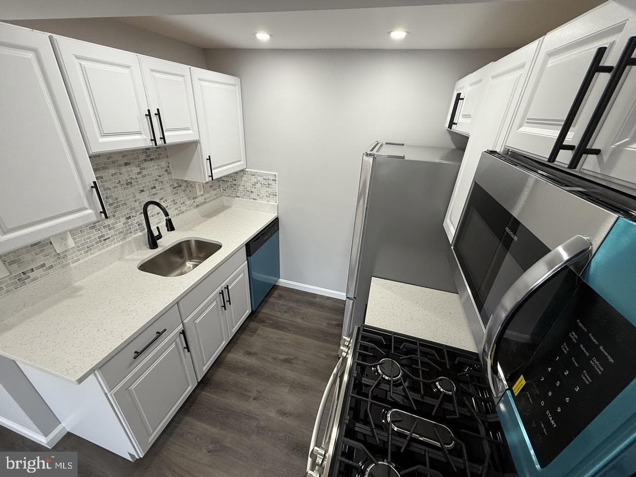 1806 Village Green Drive #d-99 photo 10