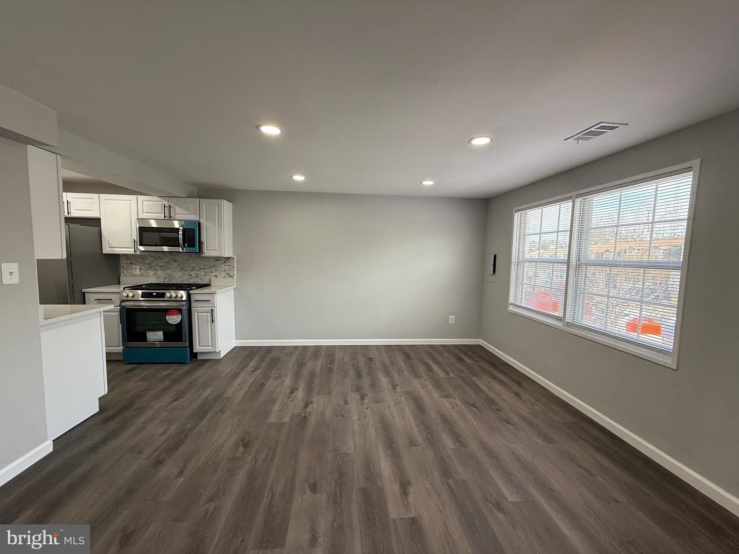 1806 Village Green Drive #d-99 photo 4
