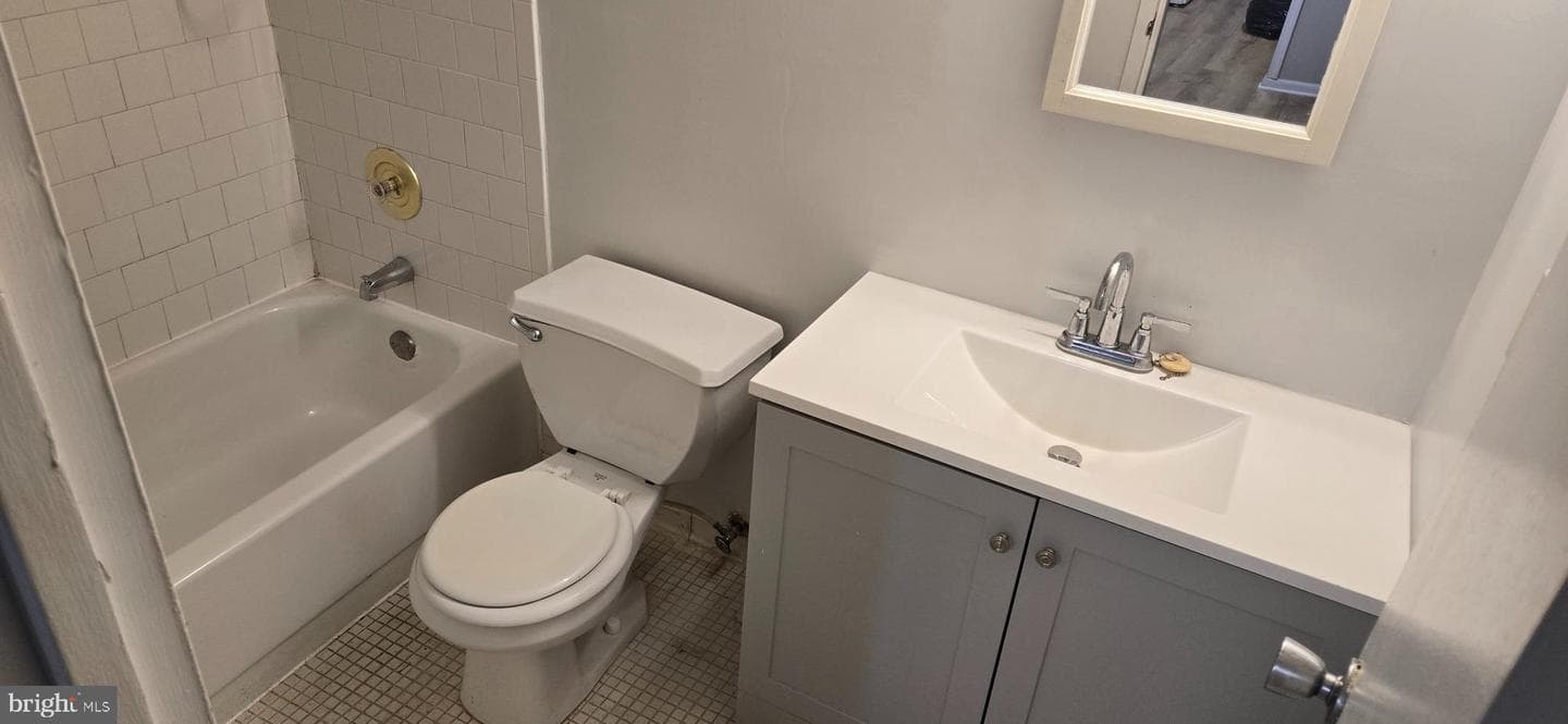 6932 Hanover Parkway #100 photo 11