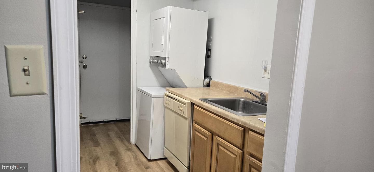 6932 Hanover Parkway #100 photo 13
