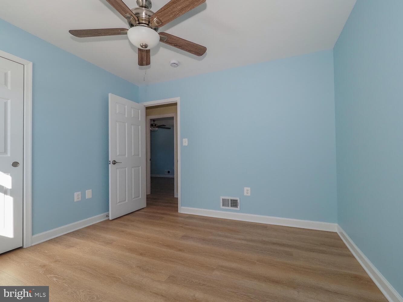 9828 Dorval Avenue photo 21