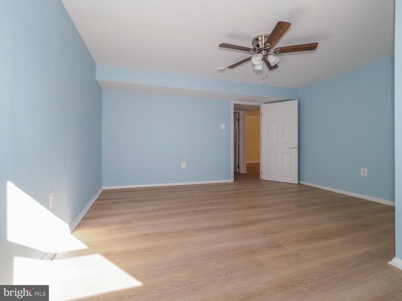9828 Dorval Avenue photo 34