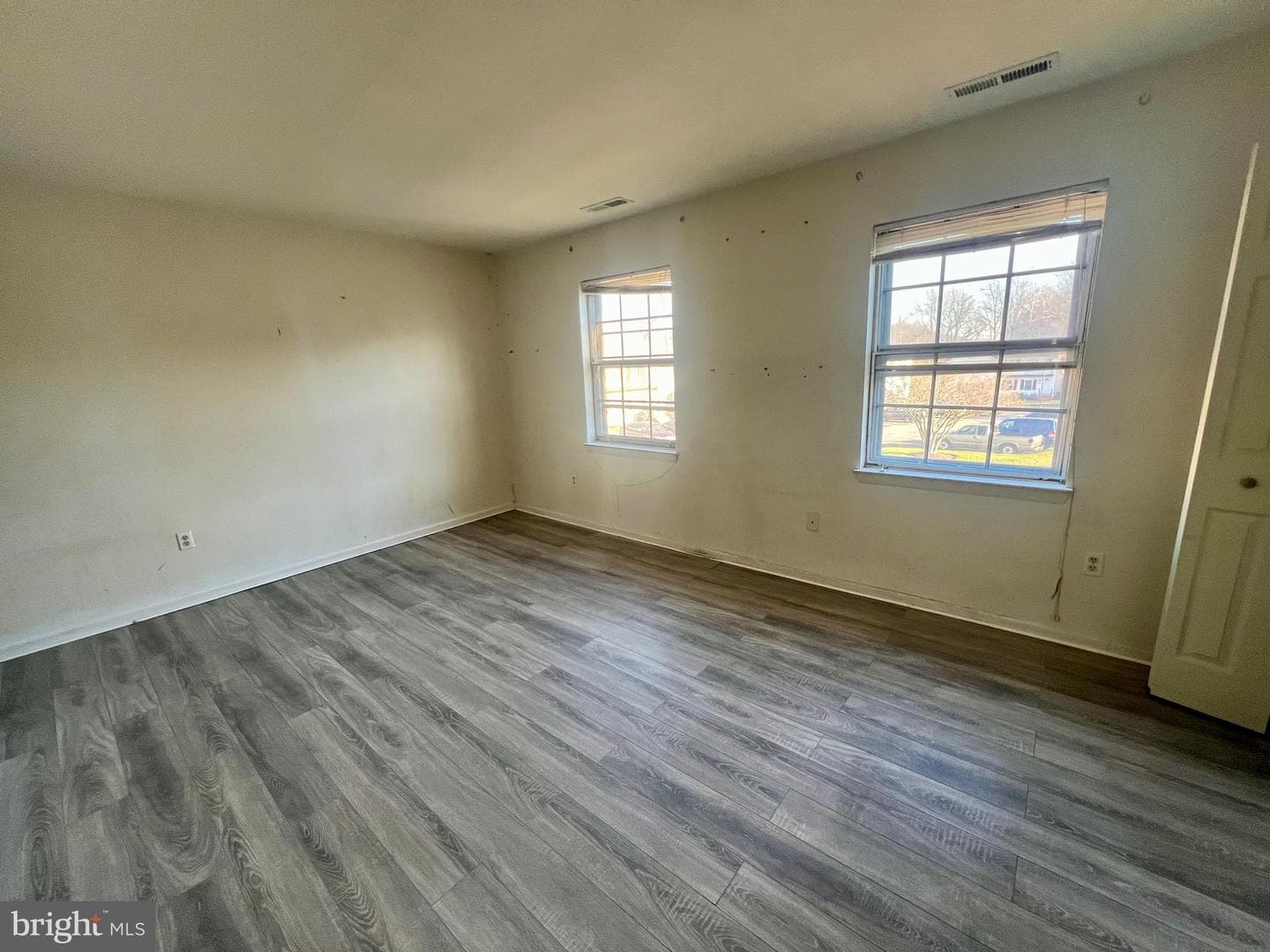 398 Harry S Truman Drive photo 8