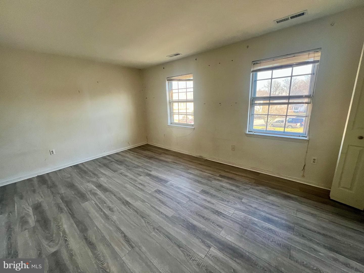 398 Harry S Truman Drive photo 9
