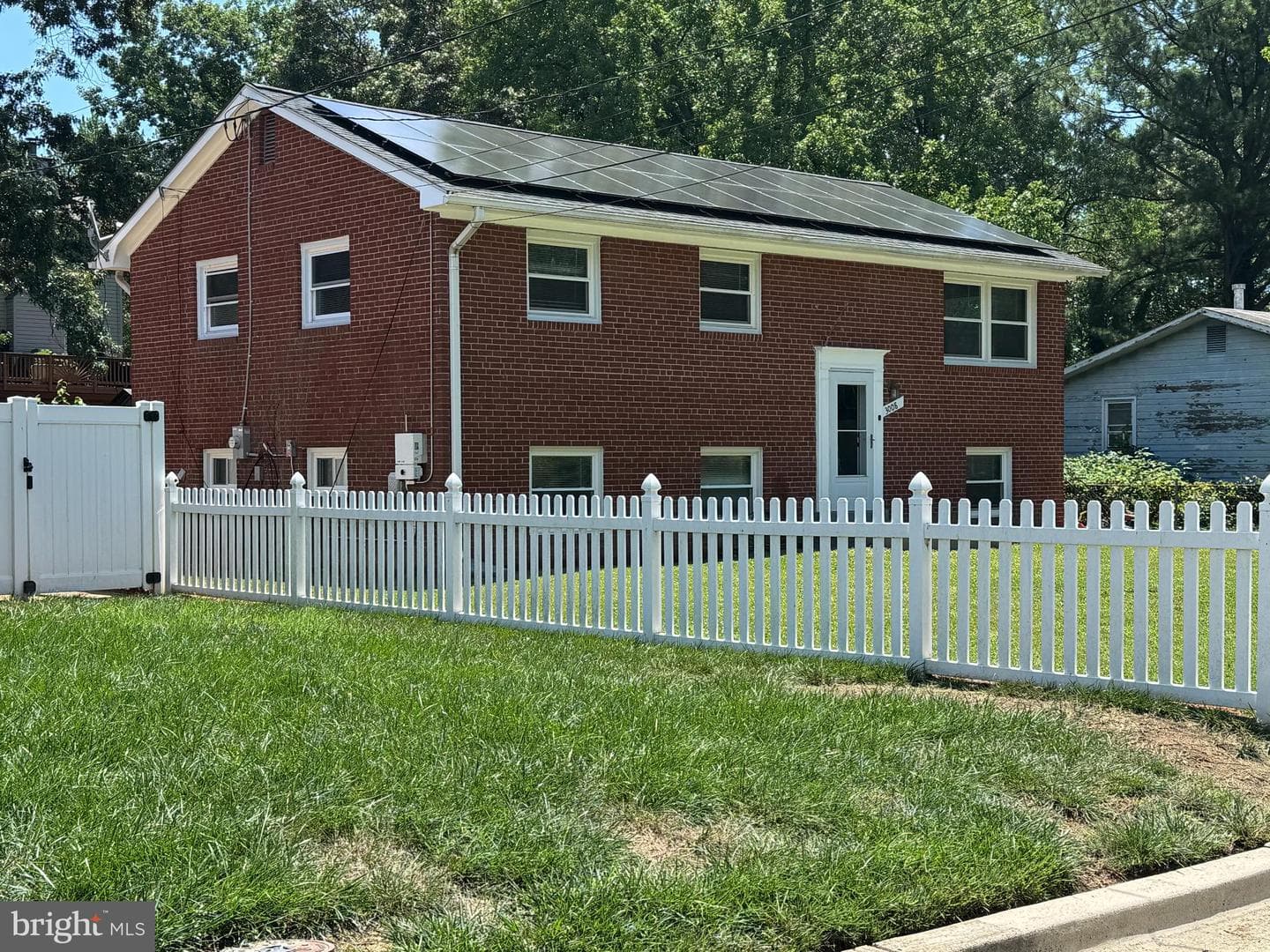 3008 Xavier Lane photo 2