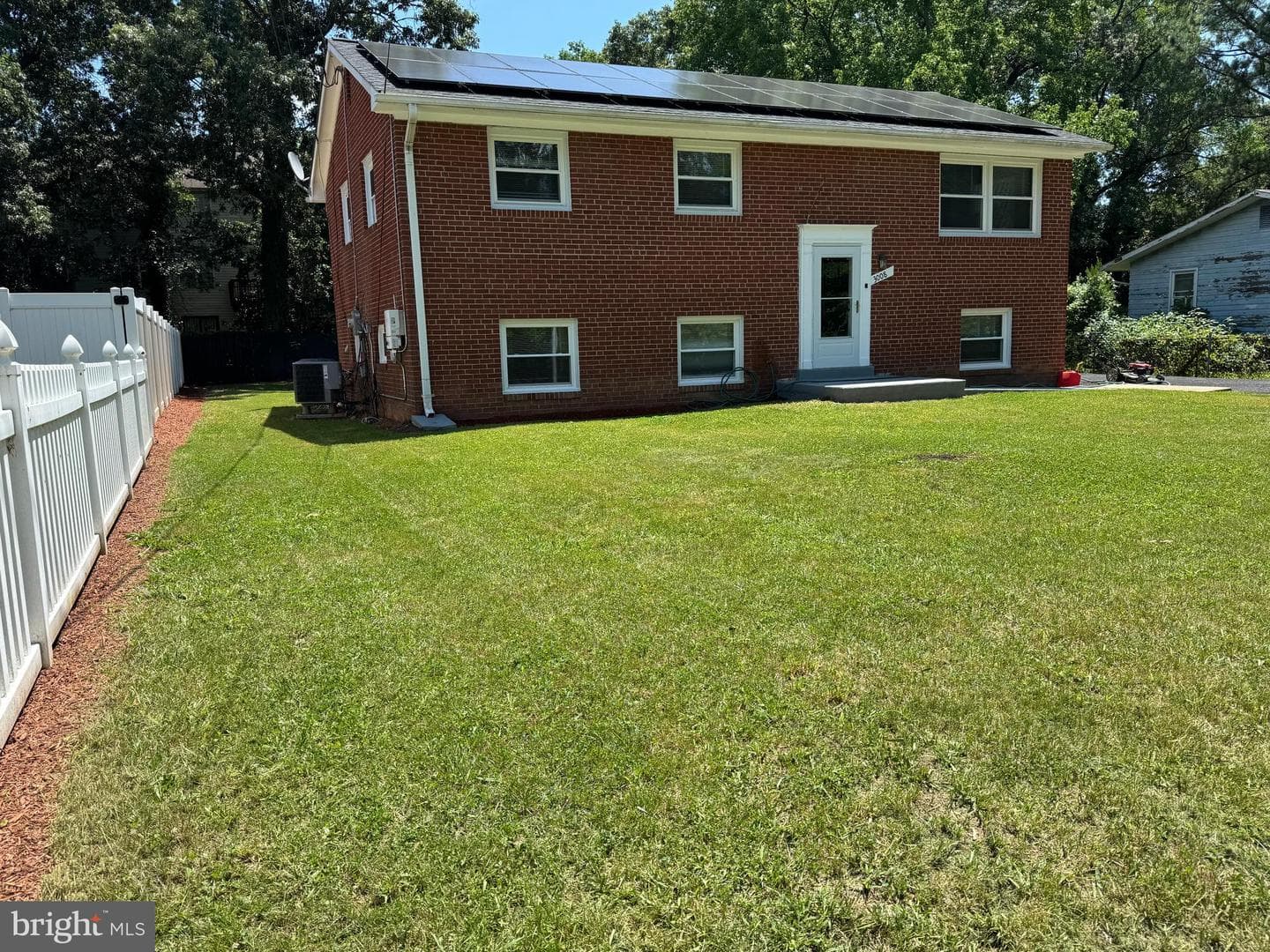 3008 Xavier Lane photo 3