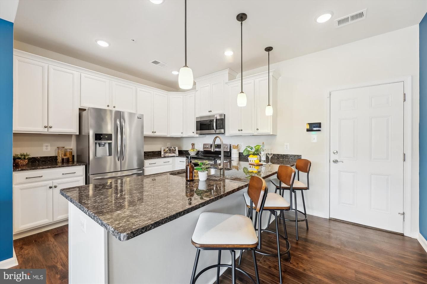 9620 Tealbriar Drive photo 3